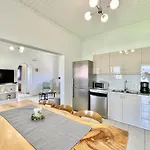 Villa Doramarie With Private Pool By Dadovillas
