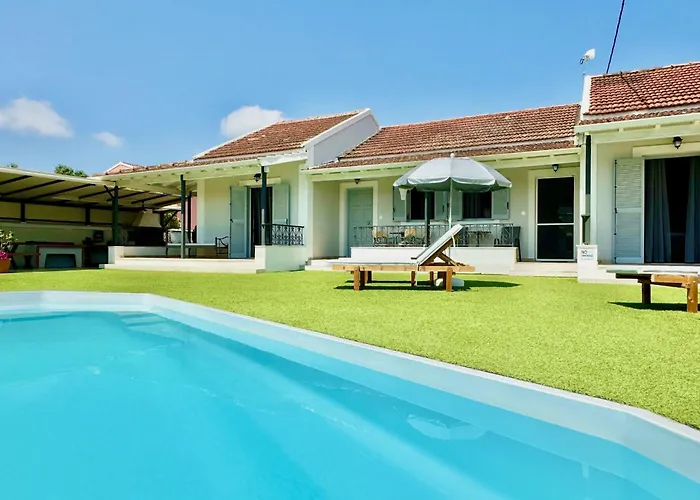Doramarie With Private Pool By Dadovillas וילה